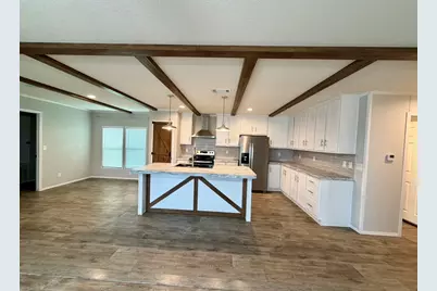 126 Castellana Way, Elgin, TX 78621 - Photo 2