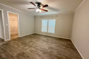 126 Castellana Wy, Elgin, TX 78621 - Photo 10