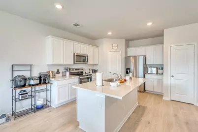 137 Standing Rock Lane, Marble Falls, TX 78654 - Photo 10