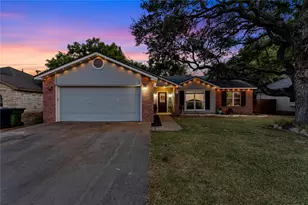 307 Fox Crossing, Burnet, TX 78611 - Photo 2