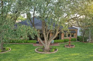 10904 Legends Ln, Austin, TX 78747 - Photo 2