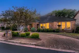10904 Legends Ln, Austin, TX 78747 - Photo 2