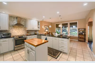 10904 Legends Lane, Austin, TX 78747 - Photo 10