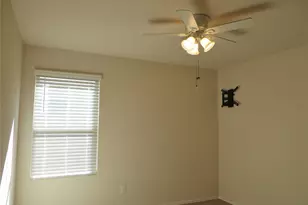 400 Major Lee Ln, Jarrell, TX 76537 - Photo 6