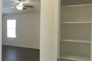 400 Major Lee Ln, Jarrell, TX 76537 - Photo 10