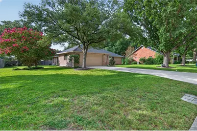 136 Dundee Grace, New Braunfels, TX 78130 - Photo 2