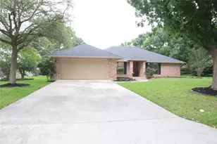 136 Dundee Grace, New Braunfels, TX 78130 - Photo 2