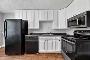20600 Bonanza St, Lago Vista, TX 78645 - Photo 2