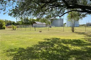 515 Bonita Vista Dr, Buda, TX 78610 - Photo 18