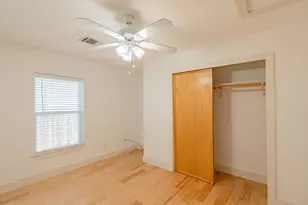 1307 E 52nd St, Austin, TX 78723 - Photo 6
