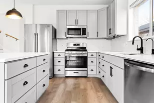 3817 Tailfeather Dr, Round Rock, TX 78681 - Photo 8