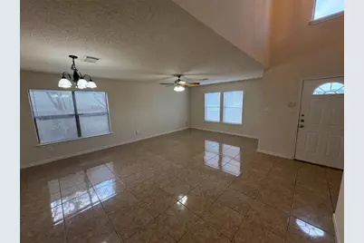 1367 Lakeside Loop, Round Rock, TX 78665 - Photo 4