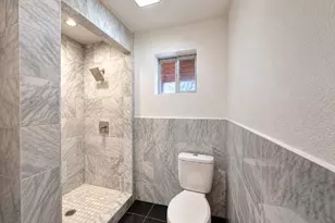 4611 Milburn Ln, Austin, TX 78702 - Photo 8