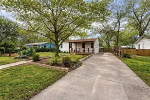 4611 Milburn Ln, Austin, TX 78702 - Photo 2