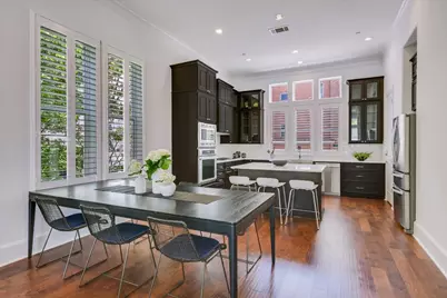 1023 Juniper Street, Austin, TX 78702 - Photo 2