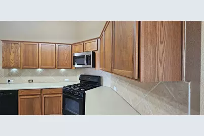 107 Helen Cove, Hutto, TX 78634 - Photo 10