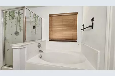 107 Helen Cove, Hutto, TX 78634 - Photo 18