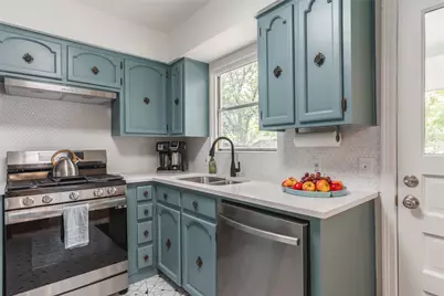 6004 Woodview Avenue, Austin, TX 78757 - Photo 12