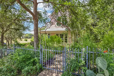 1754 N Bishop Street, San Marcos, TX 78666 - Photo 10
