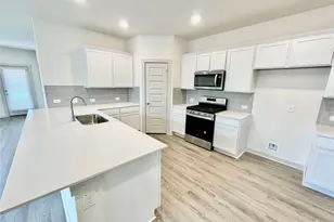 2413 Sisterdale Ln, Austin, TX 78754 - Photo 2