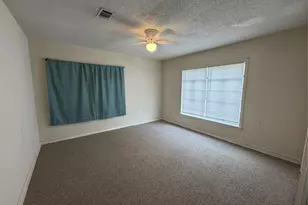 511 Bowser St, Rockdale, TX 76567 - Photo 6