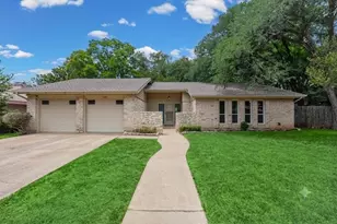 12902 Trailwood Rd, Austin, TX 78727 - Photo 2