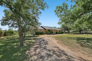 504 Perkins St, Bastrop, TX 78602 - Photo 1