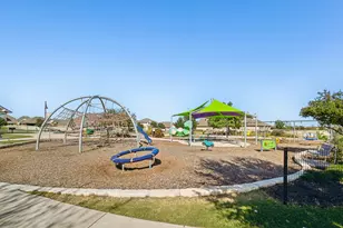 208 Locklin Dr, Liberty Hill, TX 78642 - Photo 32