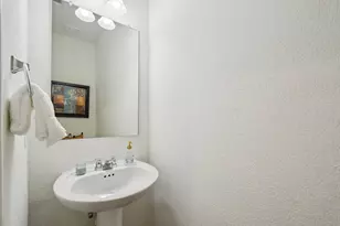 208 Locklin Dr, Liberty Hill, TX 78642 - Photo 12