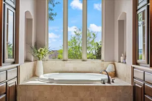 457 SANTALUZ Ln, Austin, TX 78732 - Photo 8
