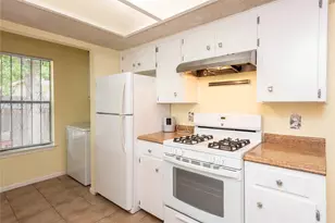5006 Sara Dr, Austin, TX 78721 - Photo 14