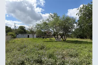 207 Cresthill Causeway, Kyle, TX 78640 - Photo 4