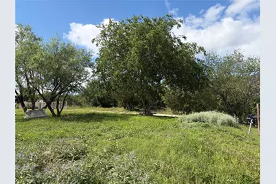 207 Cresthill Causeway, Kyle, TX 78640 - Photo 2