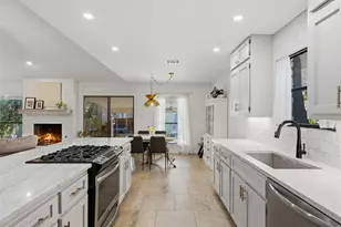 11905 Misty Brook Dr, Austin, TX 78727 - Photo 12
