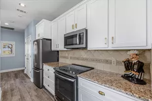 2001 Kahala Sunset Dr, Spicewood, TX 78669 - Photo 14