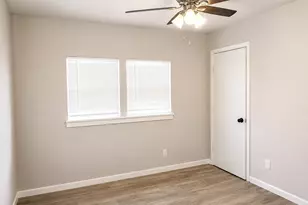 5610 Tallow Tree Dr, Austin, TX 78744 - Photo 18