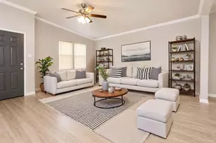 5610 Tallow Tree Dr, Austin, TX 78744 - Photo 2