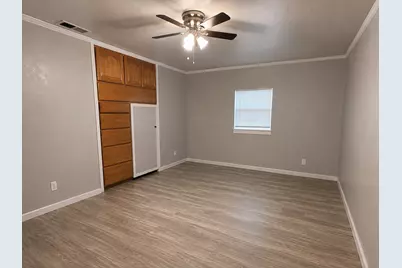 5610 Tallow Tree Drive, Austin, TX 78744 - Photo 14