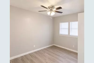5610 Tallow Tree Drive, Austin, TX 78744 - Photo 16