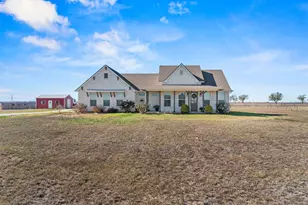 1024 Apache Trl, Rockdale, TX 76567 - Photo 2