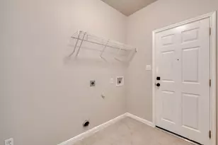 211 Hanstrom Dr, Hutto, TX 78634 - Photo 20