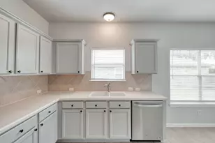 211 Hanstrom Dr, Hutto, TX 78634 - Photo 8
