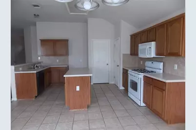 199 Prairie Dawn, Kyle, TX 78640 - Photo 6