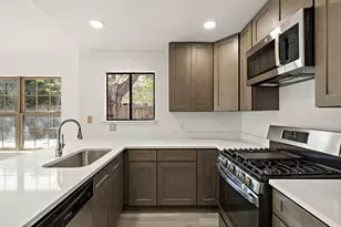 12009 Sky W Dr, Austin, TX 78758 - Photo 8