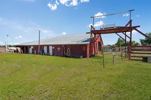 323 Co Rd 450, Thorndale, TX 76577 - Photo 14