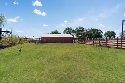 323 County Road 450, Thorndale, TX 76577 - Photo 12