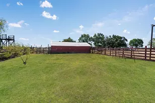 323 Co Rd 450, Thorndale, TX 76577 - Photo 12