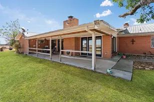 323 Co Rd 450, Thorndale, TX 76577 - Photo 6