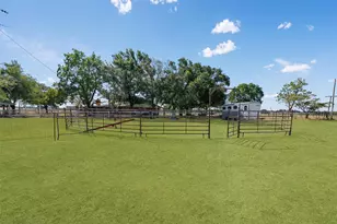 323 Co Rd 450, Thorndale, TX 76577 - Photo 18
