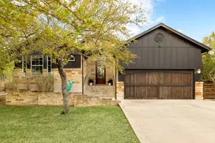 2 Crooked Arrow Ct, Wimberley, TX 78676 - Photo 2